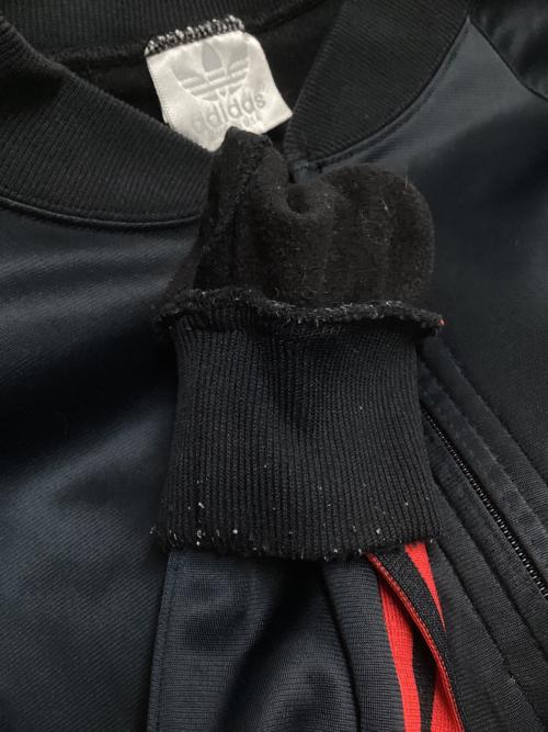 adidas（アディダス）adidas (アディダス) トラックジャケット ブラック×レッド サイズ:SIZE Lの古着・服飾アイテム