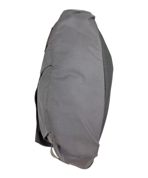 MYSTERY RANCH（ミステリーランチ）MYSTERY RANCH (ミステリーランチ) DISTRICT 8 ショルダーバッグ グレーの古着・服飾アイテム