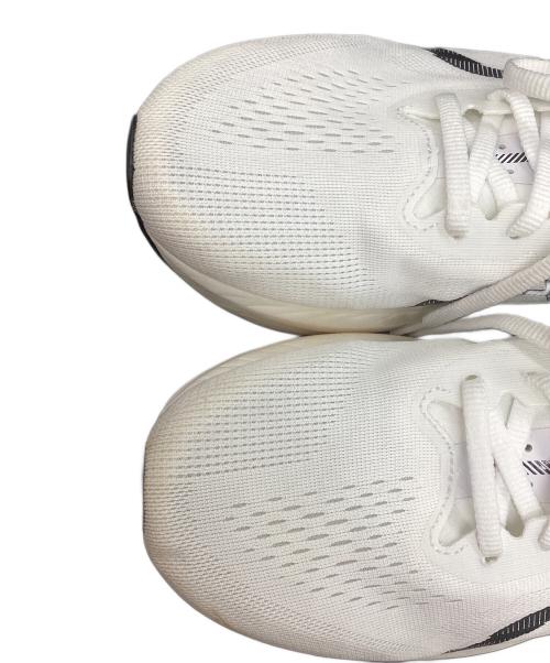 asics（アシックス）asics (アシックス) MAGIC SPEED4 ランニングシューズ ホワイト×ブラック サイズ:SIZE 28.5cmの古着・服飾アイテム