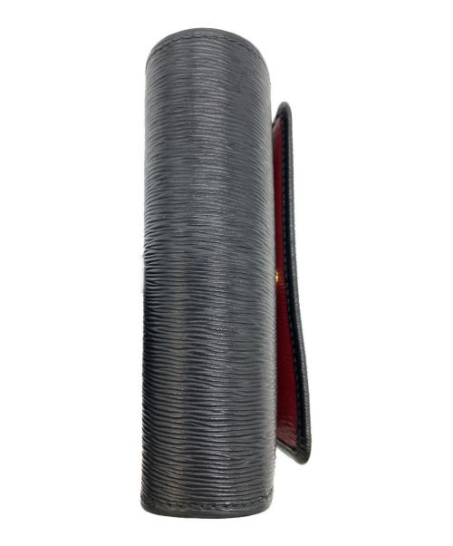 PRADA（プラダ）PRADA (プラダ) ヴィテロムーブ　3つ折り財布 ブラック×レッドの古着・服飾アイテム