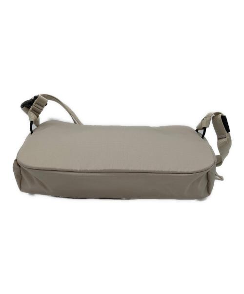 ARC'TERYX（アークテリクス）ARC'TERYX (アークテリクス) ヒリアドクロスボディ グレーの古着・服飾アイテム