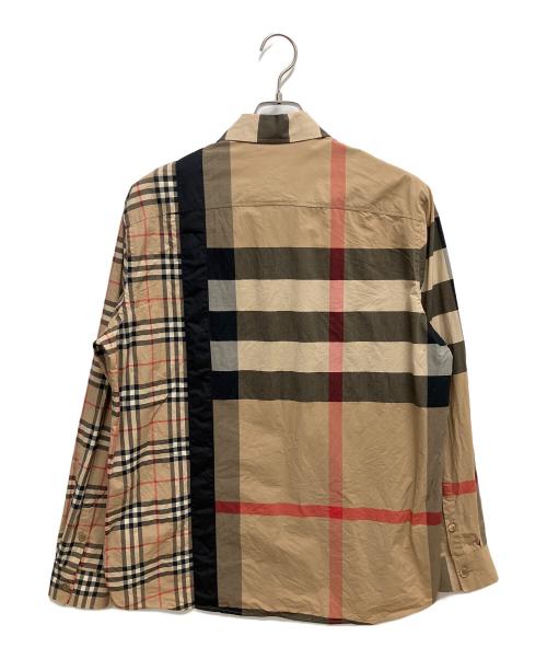 BURBERRY（バーバリー）BURBERRY (バーバリー) ロゴパッチワークプリント長袖シャツ ベージュ サイズ:SIZE Mの古着・服飾アイテム
