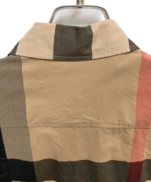 BURBERRY（バーバリー）BURBERRY (バーバリー) ロゴパッチワークプリント長袖シャツ ベージュ サイズ:SIZE Mの古着・服飾アイテム