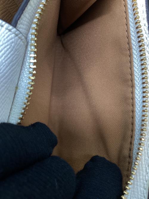 COACH（コーチ）COACH (コーチ) ミディアム コーナー ジップ ウォレット 2つ折り財布 ホワイトの古着・服飾アイテム