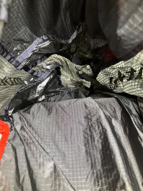 mont-bell（モンベル）mont-bell (モンベル) クロスランナーパック 15 ガンメタル バックパック ブラック×レッドの古着・服飾アイテム