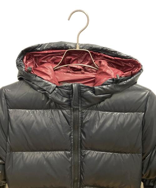 DUVETICA（デュベティカ）DUVETICA (デュベティカ) ファー付ダウンジャケット ブラック×レッド サイズ:SIZE 42の古着・服飾アイテム