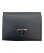 PRADAプラダ）の古着「SAFFIANO METAL 2つ折り財布」｜ブラック