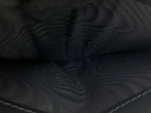 PRADA（プラダ）PRADA (プラダ) SAFFIANO METAL 2つ折り財布 ブラックの古着・服飾アイテム