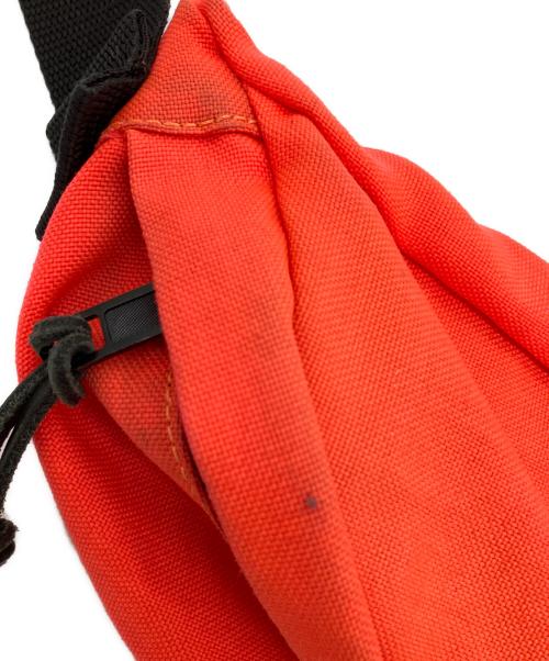 Maison Margiela（メゾンマルジェラ）Maison Margiela (メゾンマルジェラ) CROSS BODY POUCH ウエストバッグ レッド×ブラックの古着・服飾アイテム