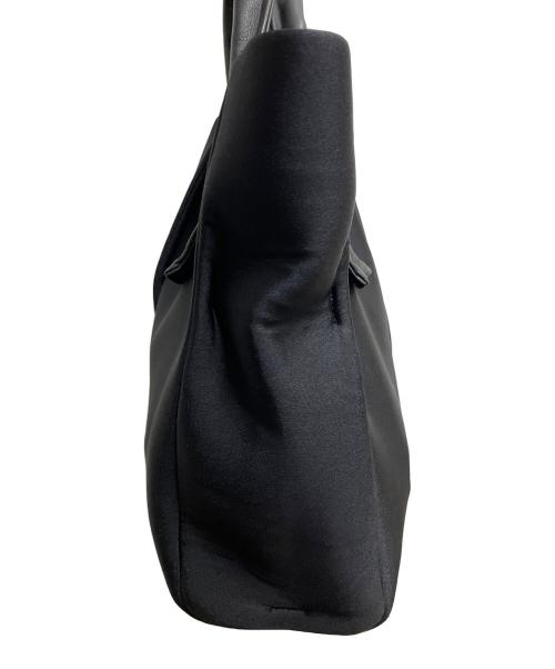 kawa-kawa（カワカワ）kawa-kawa (カワカワ) wet トートバッグ Mサイズ ブラック×レッドの古着・服飾アイテム