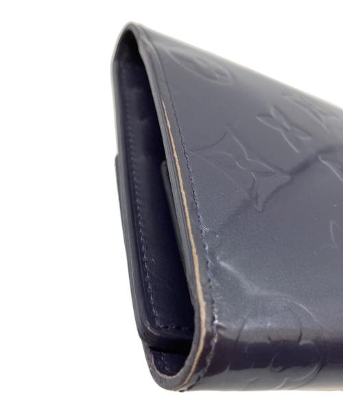 LOUIS VUITTON（ルイ ヴィトン）LOUIS VUITTON (ルイ ヴィトン) ヴェルニ　ポルトトレゾール インターナショナル 長財布 パープルの古着・服飾アイテム