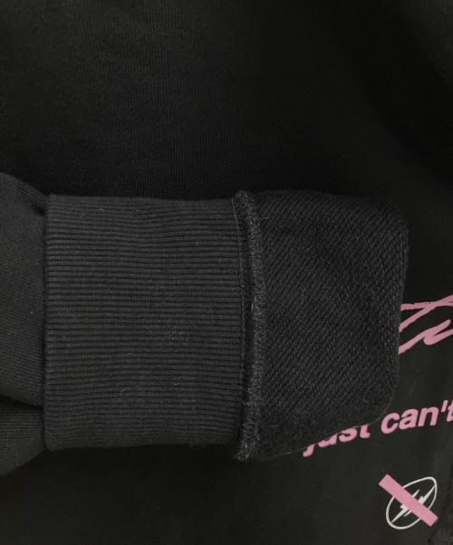 Saturdays NYC（サタデーズ ニューヨーク）Saturdays NYC (サタデーズ ニューヨーク) FRAGMENT DESIGN (フラグメントデザイン) プルオーバーパーカー ブラック×ピンク サイズ:SIZE Mの古着・服飾アイテム