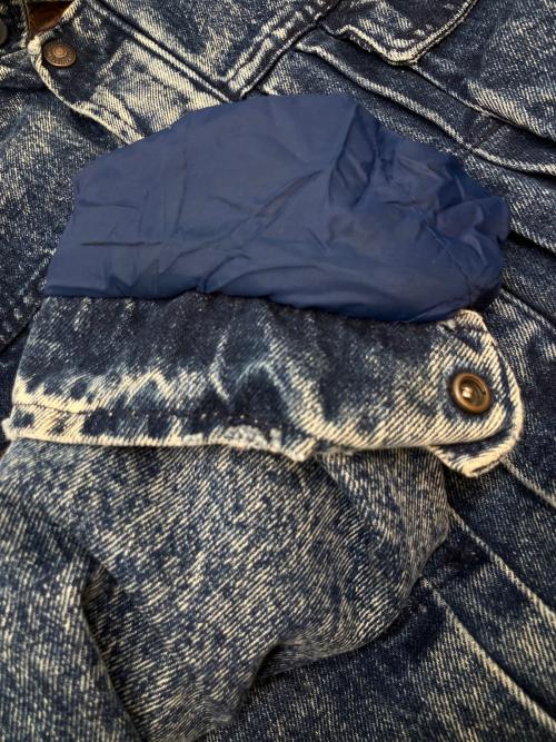 LEVI'S（リーバイス）LEVI'S (リーバイス) 裏ボアデニムジャケット ブラウン サイズ:SIZE Mの古着・服飾アイテム