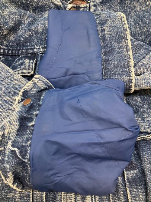 LEVI'S（リーバイス）LEVI'S (リーバイス) 裏ボアデニムジャケット ブラウン サイズ:SIZE Mの古着・服飾アイテム