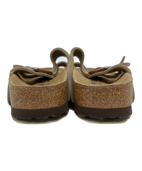 BIRKENSTOCK（ビルケンシュトック）BIRKENSTOCK (ビルケンシュトック) Arizona コンフォートサンダル ベージュ サイズ:SIZE 24.5cmの古着・服飾アイテム