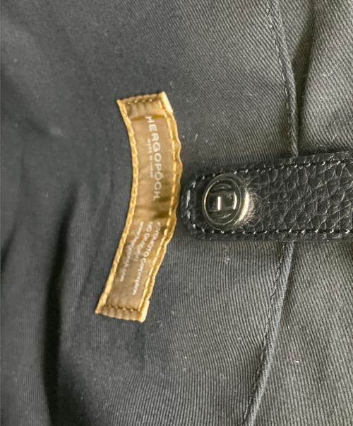 HERGOPOCH（エルゴポック）HERGOPOCH (エルゴポック) エンボスレザー ベーシックショルダーバッグB5 ブラックの古着・服飾アイテム