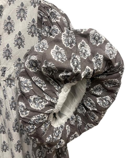 Aguni（アグニ）Aguni (アグニ) 半袖ワンピース ホワイト×グレー サイズ:SIZE Free 未使用品の古着・服飾アイテム