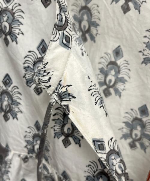 Aguni（アグニ）Aguni (アグニ) 半袖ワンピース ホワイト×グレー サイズ:SIZE Free 未使用品の古着・服飾アイテム