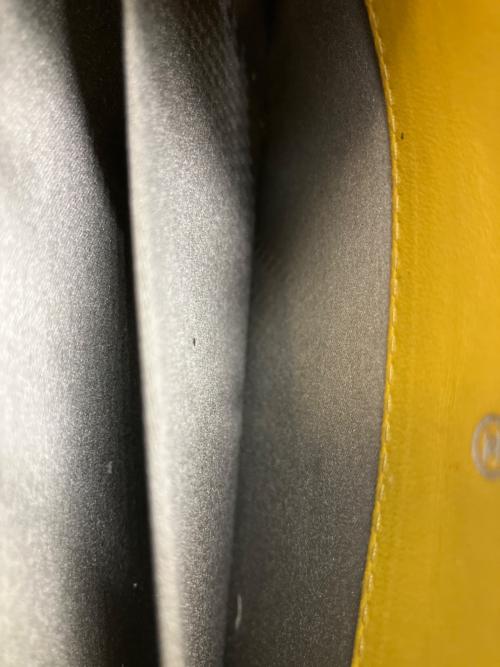 CHANEL（シャネル）CHANEL (シャネル) ラウンドファスナー長財布 イエローの古着・服飾アイテム