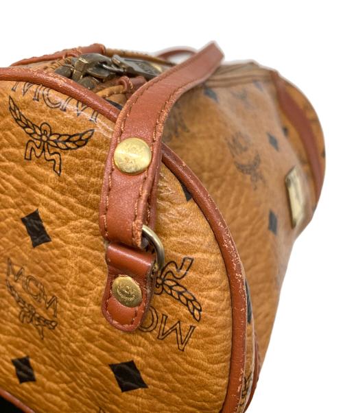 MCM（エムシーエム）MCM (エムシーエム) ロゴグラム ヴィセトス ラウンドショルダーバッグ ブラウンの古着・服飾アイテム