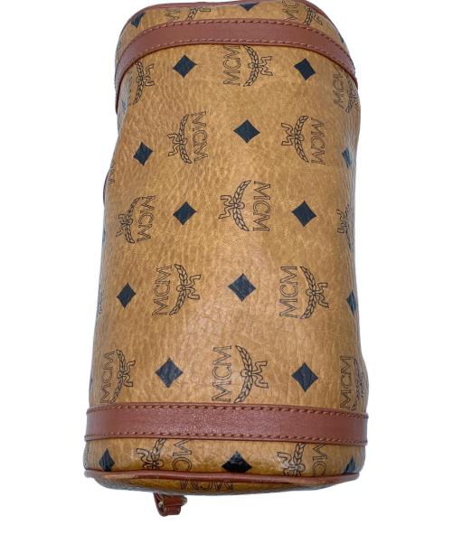 MCM（エムシーエム）MCM (エムシーエム) ロゴグラム ヴィセトス ラウンドショルダーバッグ ブラウンの古着・服飾アイテム