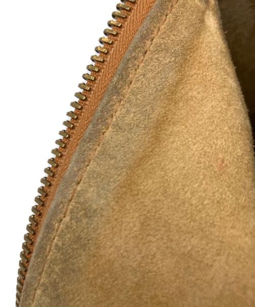 MCM（エムシーエム）MCM (エムシーエム) ロゴグラム ヴィセトス ラウンドショルダーバッグ ブラウンの古着・服飾アイテム