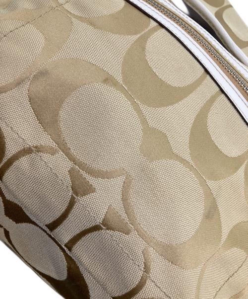 COACH（コーチ）COACH (コーチ) コーチ シグネチャー デイジー リュック ベージュの古着・服飾アイテム