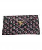 PRADAプラダ）の古着「VITELLO MOVE LOVE エンベロープ 長財布」｜ブラック