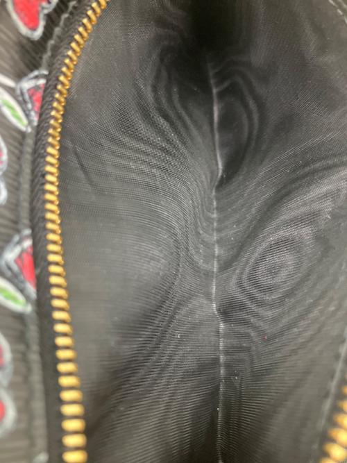 PRADA（プラダ）PRADA (プラダ) VITELLO MOVE LOVE エンベロープ 長財布 ブラックの古着・服飾アイテム