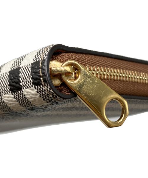 BURBERRY（バーバリー）BURBERRY (バーバリー) 長財布 ベージュの古着・服飾アイテム