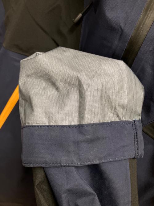 THE NORTH FACE（ザ ノース フェイス）THE NORTH FACE (ザ ノース フェイス) クライムライトジャケット マウンテンパーカー ネイビー×ブラック サイズ:SIZE Mの古着・服飾アイテム