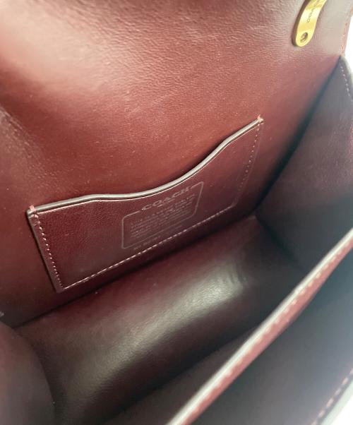 COACH（コーチ）COACH (コーチ) シグネチャージャガード アリー ショルダーバッグ パープルの古着・服飾アイテム