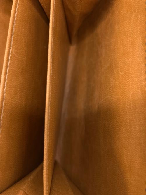 HUNTING WORLD（ハンティングワールド）HUNTING WORLD (ハンティングワールド) バチューサーパス モンタナ 2つ折り財布 ブラック×ブラウンの古着・服飾アイテム