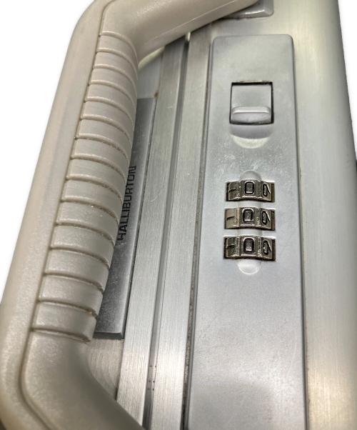 ZERO HALLIBURTON（ゼロ ハリバートン）ZERO HALLIBURTON (ゼロ ハリバートン) アタッシュケース シルバーの古着・服飾アイテム