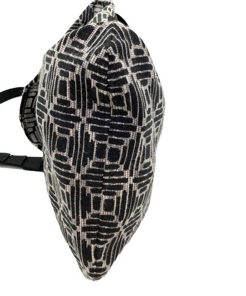 Engineered Garments（エンジニアド ガーメンツ）Engineered Garments (エンジニアド ガーメンツ) ショルダーバッグ ホワイト×ブラックの古着・服飾アイテム