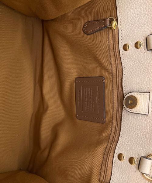COACH（コーチ）COACH (コーチ) デンプシー キャリーオール ウィズ パッチ ホワイトの古着・服飾アイテム