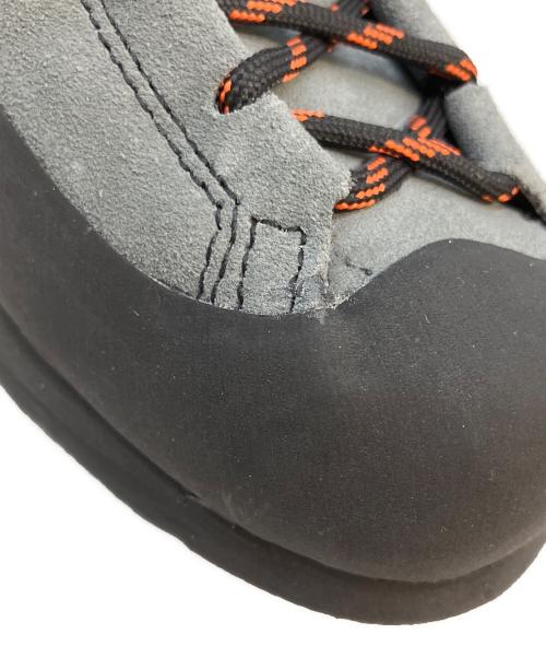 LA SPORTIVA（スポルティバ）LA SPORTIVA (スポルティバ) Boulder X Mid GTX トレッキングブーツ グレー サイズ:SIZE 25.5cm / US 7.5 / EU40 未使用品の古着・服飾アイテム