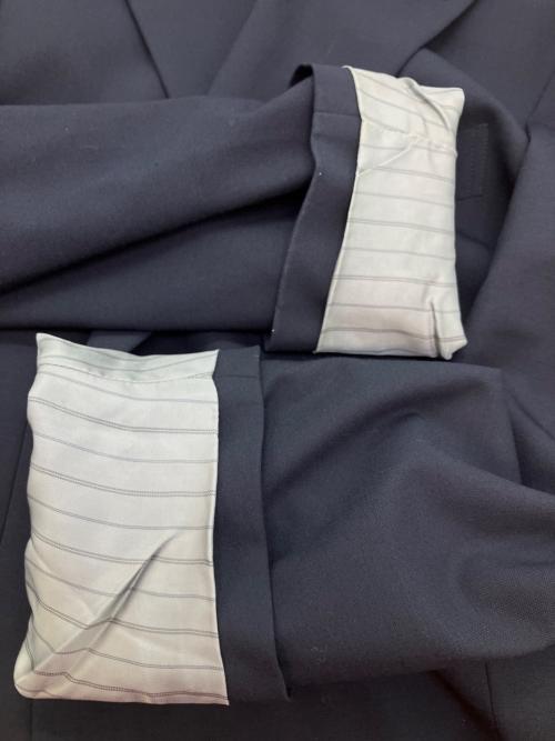 MORLES（モアレス）MORLES (モアレス) 4ボタンダブルピークドラペルメタルボタンブレザー テーラードジャケット ネイビー サイズ:SIZE L /175 94の古着・服飾アイテム