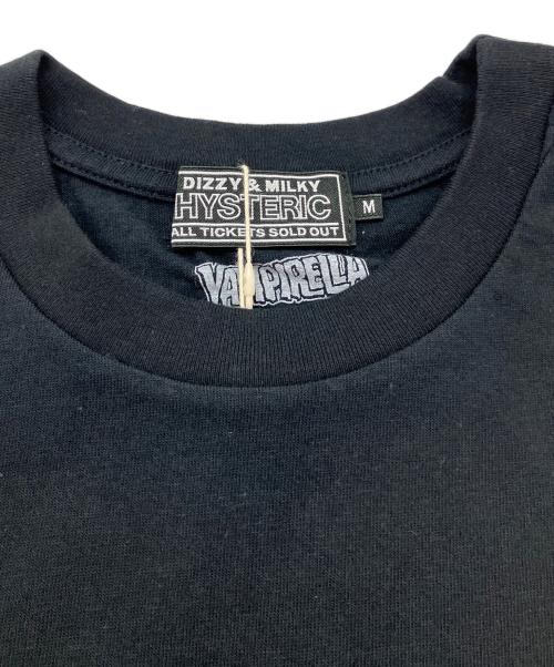 Hysteric Glamour（ヒステリックグラマー）Hysteric Glamour (ヒステリックグラマー) VAMPIRELLA (ヴァンピレラ) VAMPIRELLA/FLAME LOGO Tシャツ ブラック サイズ:SIZE M 未使用品の古着・服飾アイテム