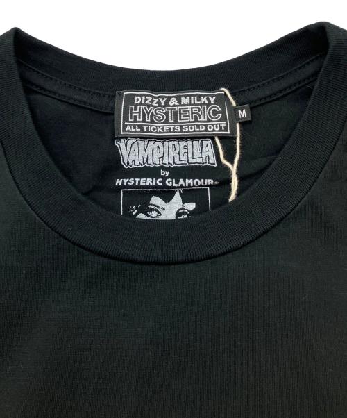 Hysteric Glamour（ヒステリックグラマー）Hysteric Glamour (ヒステリックグラマー) VAMPIRELLA (ヴァンピレラ) VAMPIRELLA/OMNIBUS Tシャツ ブラック サイズ:SIZE M 未使用品の古着・服飾アイテム