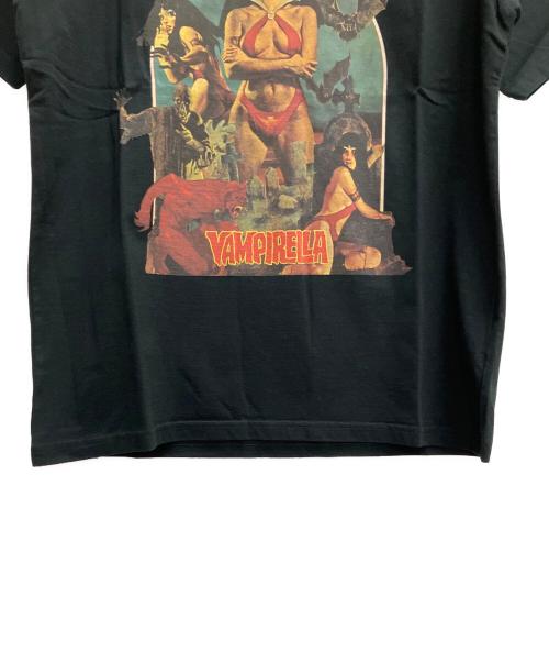 Hysteric Glamour（ヒステリックグラマー）Hysteric Glamour (ヒステリックグラマー) VAMPIRELLA (ヴァンピレラ) VAMPIRELLA/OMNIBUS Tシャツ ブラック サイズ:SIZE M 未使用品の古着・服飾アイテム