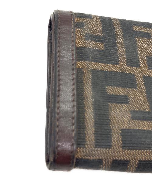 FENDI（フェンディ）FENDI (フェンディ) ズッカ 2つ折り財布 ブラウンの古着・服飾アイテム