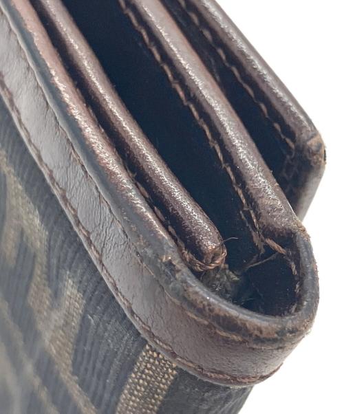 FENDI（フェンディ）FENDI (フェンディ) ズッカ 2つ折り財布 ブラウンの古着・服飾アイテム