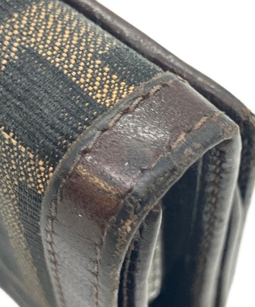 FENDI（フェンディ）FENDI (フェンディ) ズッカ 2つ折り財布 ブラウンの古着・服飾アイテム