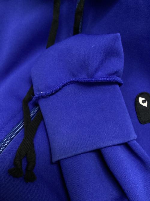 PLAY COMME des GARCONS（プレイコムデギャルソン）PLAY COMME des GARCONS (プレイコムデギャルソン) ジップパーカー ブルー サイズ:SIZE Mの古着・服飾アイテム