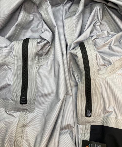 H BEAUTY&YOUTH UNITED ARROWS（エイチ ビューティアンドユース ユナイテッドアローズ）H BEAUTY&YOUTH UNITED ARROWS (エイチ ビューティアンドユース ユナイテッドアローズ) ナイロンジャケット ブラック サイズ:SIZE Mの古着・服飾アイテム