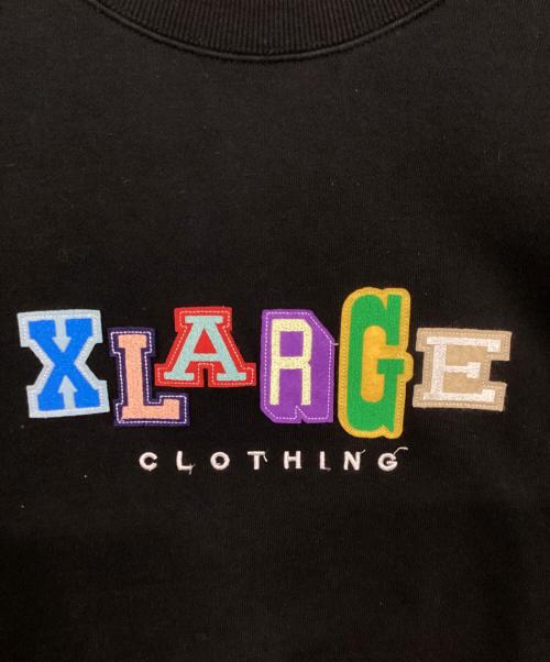 X-LARGE（エクストララージ）X-LARGE (エクストララージ) MULTI COLLEGE LOGO CREW NECK SWEAT スウェット ブラック サイズ:SIZE Lの古着・服飾アイテム