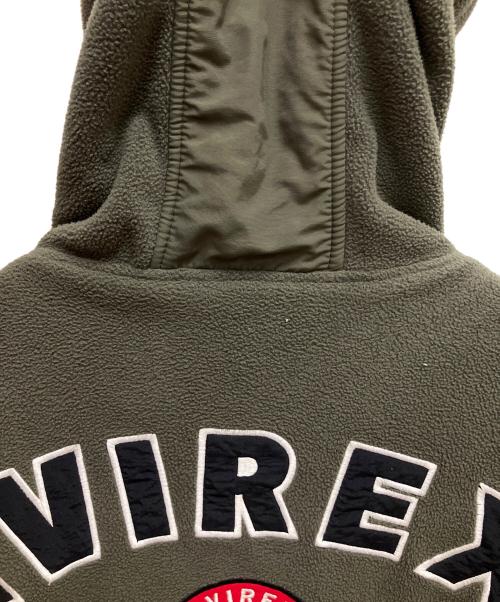 AVIREX（アヴィレックス）AVIREX (アヴィレックス) ヴァーシティー ロゴ フリース ジップパーカー フリースジャケット オリーブ サイズ:SIZE Mの古着・服飾アイテム