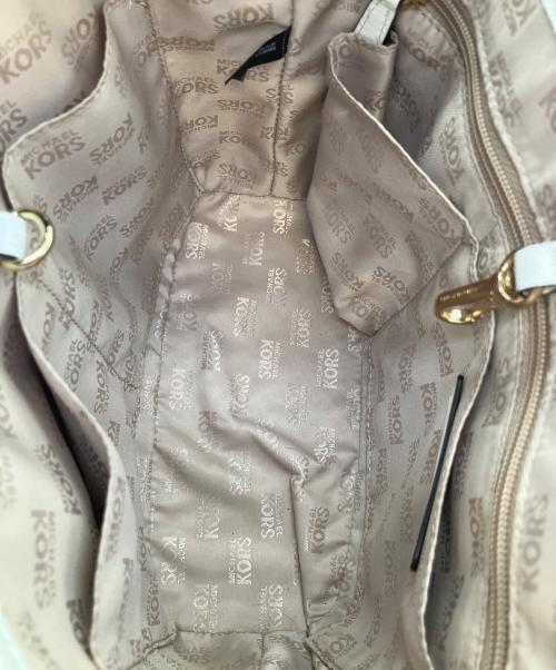 MICHAEL KORS（マイケル・コース）MICHAEL KORS (マイケル・コース) ハンドバッグ ホワイトの古着・服飾アイテム