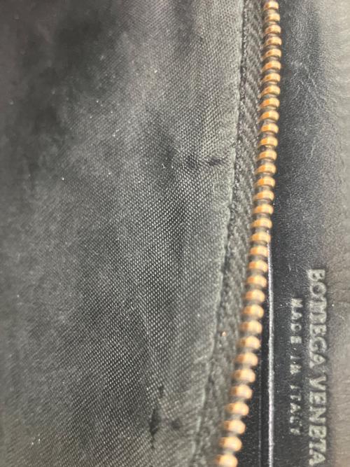 BOTTEGA VENETA（ボッテガベネタ）BOTTEGA VENETA (ボッテガベネタ) イントレチャート ラウンドファスナーウォレット ブラックの古着・服飾アイテム